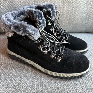 Black Fur-Lined Winter Boots